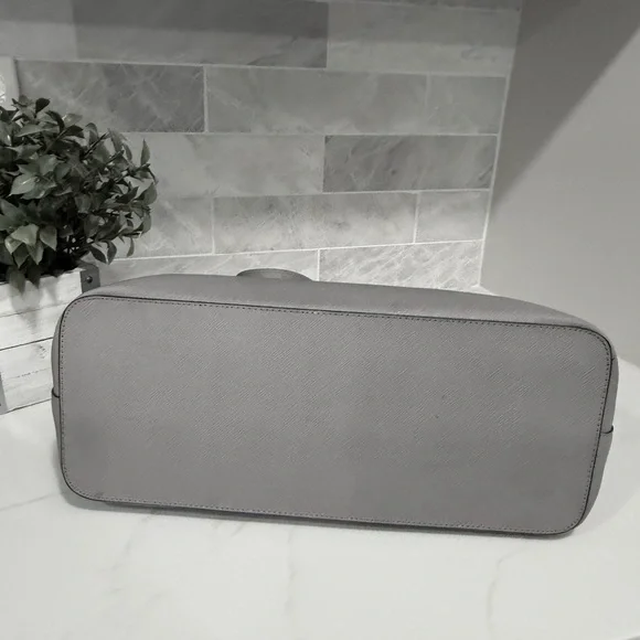 Michael Kors Jet Set Travel Large Tote Bag with laptop separator Gray EUC! - Picture 6 of 16